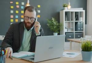 How to screen job applications efficiently and hire the right fit